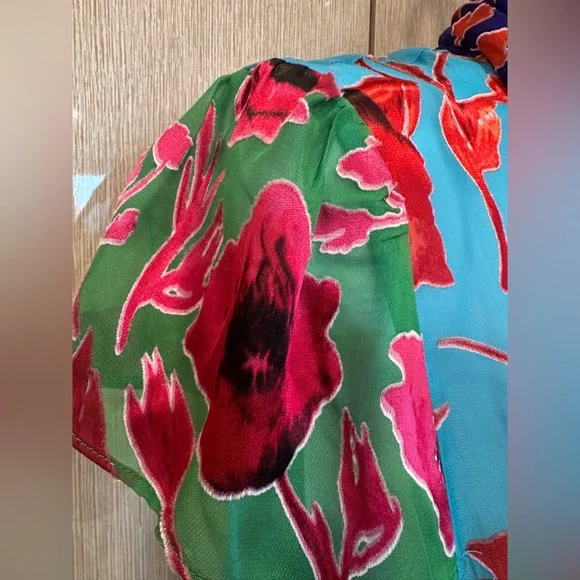 NWT ALICE + OLIVIA Sheer Floral Poppy Garden BlueBird Blouse with Neck Tie - Picture 8 of 16